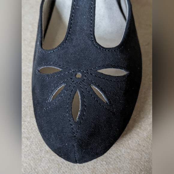 Modcloth T-Strap Black Suede Heels Size 9 NEW w/o Box - Picture 5 of 7